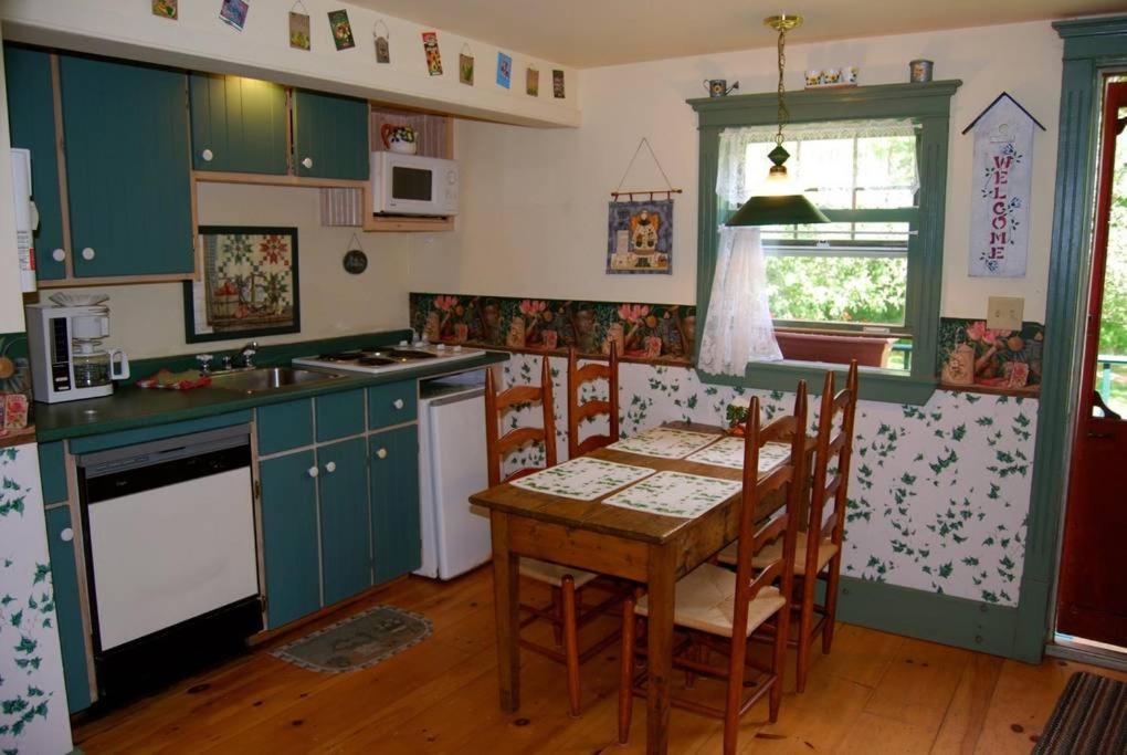 Bugaboo Cottages 서머사이드 외부 사진